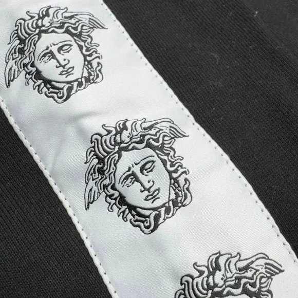 New VERSACE
Barocco Logo Sweatpants - Picture 6 of 10